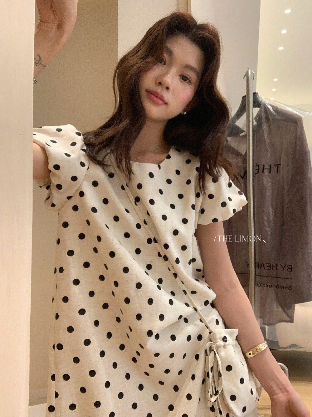 Đầm maxi nữ chất liệu tencel linen chấm bi tay bồng cổ điển — Gai mè chi tiết 23