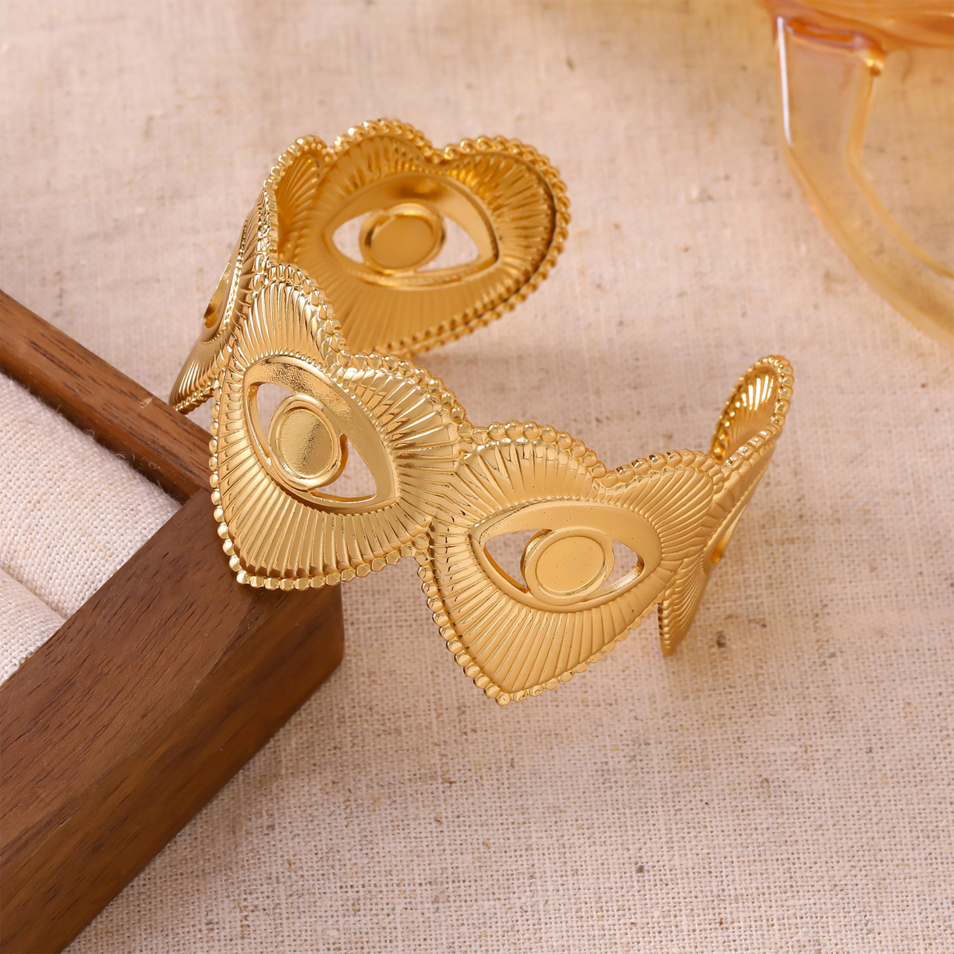 Golden love stitch bracelet