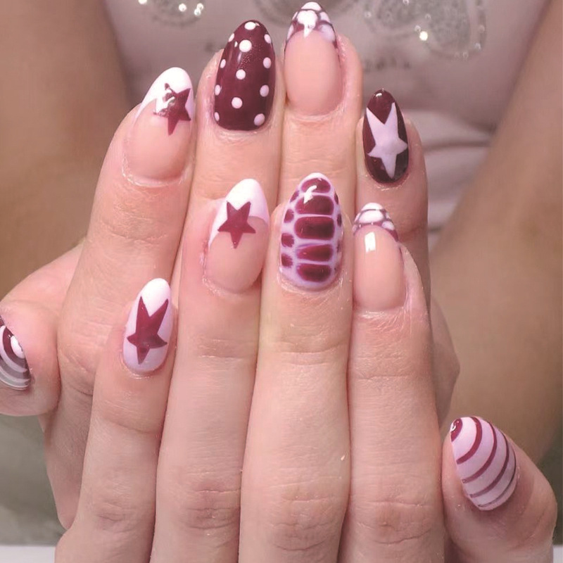 Pink and White Color-Blocking Five-Pointed Star Crocodile Pattern Stripe Design Short Oval Simple Y2K Style Wearable Nail Art Manicure Nails