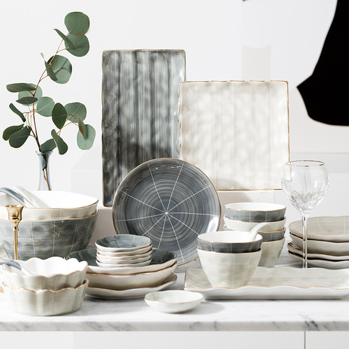 European-style light luxury gold edge underglaze ceramic tableware set, including bowls, plates, and dishes, for home use, serving plates, soup bowls, eating bowls, chopsticks, and plates