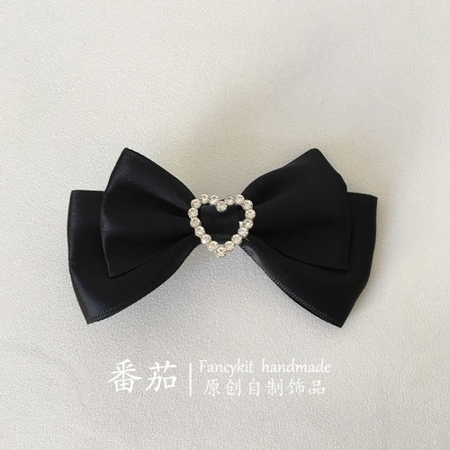 Handcrafted Japanese-style Lolita rhinestone heart bow hair clips, JK-inspired headwear, and delicate, fresh-look hair accessories.