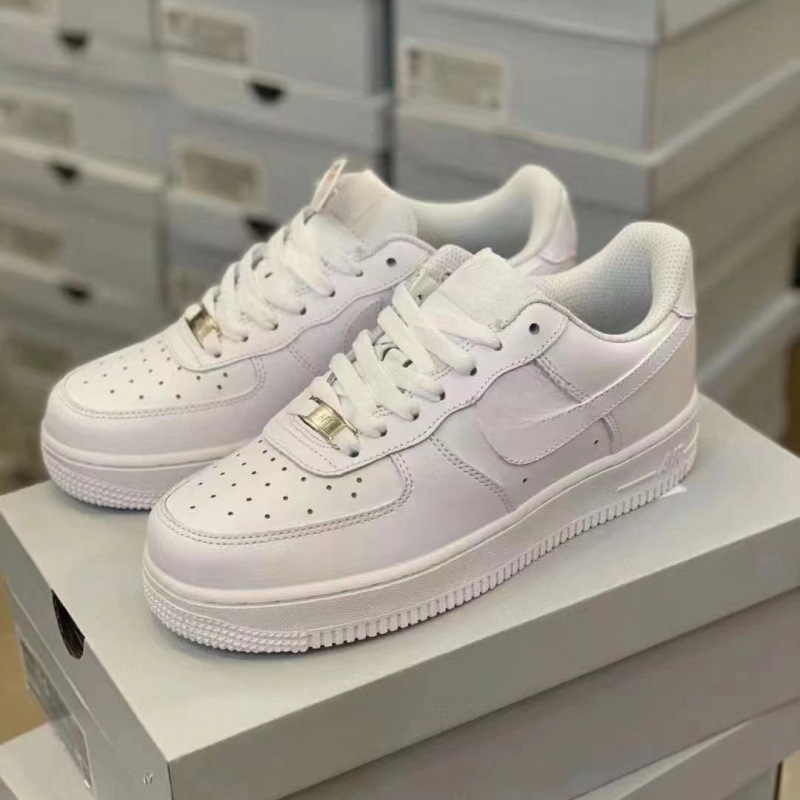 Putian Pure Original Af1 Air Force One Low-Top Sneakers, Versatile Classic Men's and Women's Couple Sports and Leisure White Shoes Putian Pure Original Af1 Air Force One Low-Top Sneakers, Versatile Classic Men's and Women's Couple Sports and Leisure White Shoes
