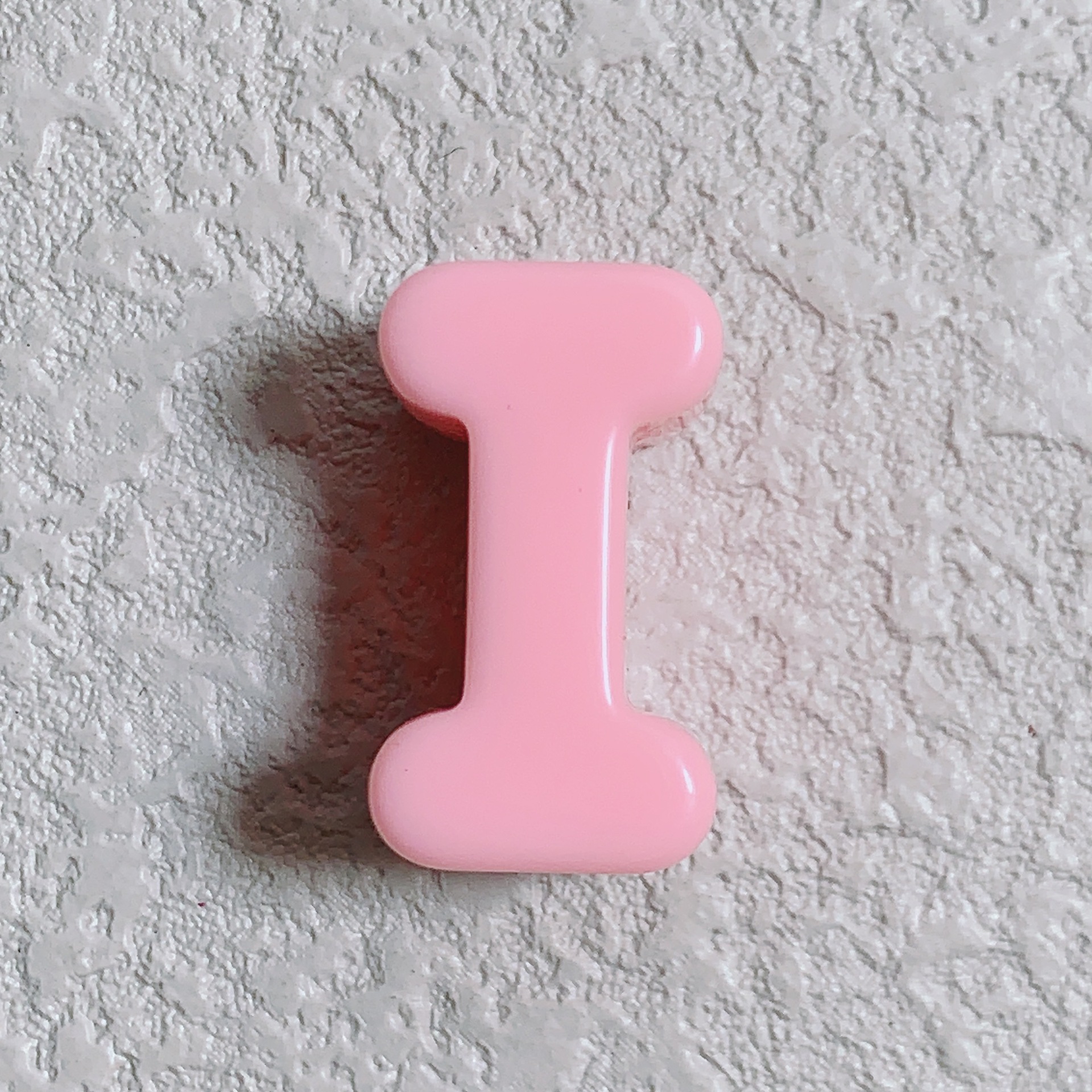 I (light pink)