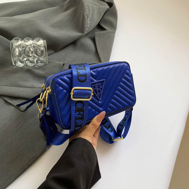 Comercio exterior transfronterizo bolso cuadrado pequeño de un solo hombro europeo y americano 2024 nuevo bolso femenino de moda de otoño bolso de cámara de mensajero casual de todo fósforo