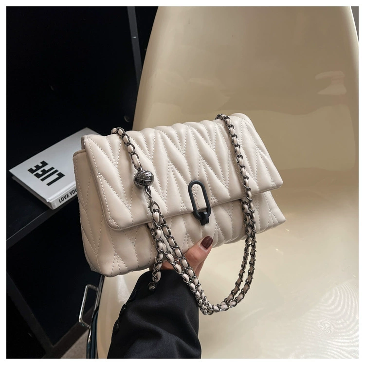 Shoulder bag with diamond pattern, summer one-shoulder bag, chain bag, 2023