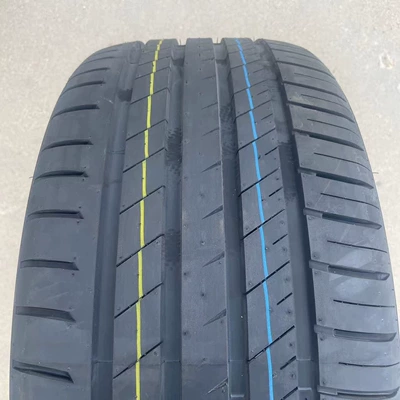 45R21 22, Vehicle tire