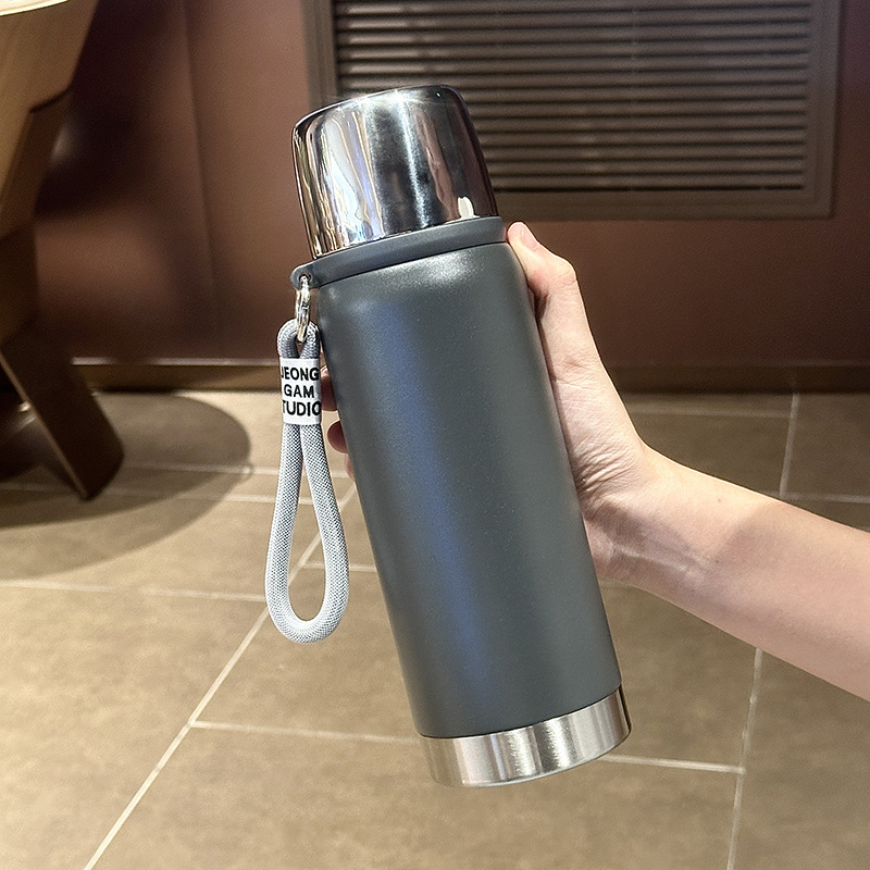 新款不锈钢保温杯轻奢高级感户外便携提绳水杯长效保温高端杯子|undefined