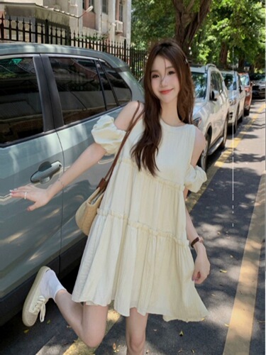 Off-the-shoulder sweet temperament small dress for women's summer 2025 new style gentle style loose slimming round collar skirt