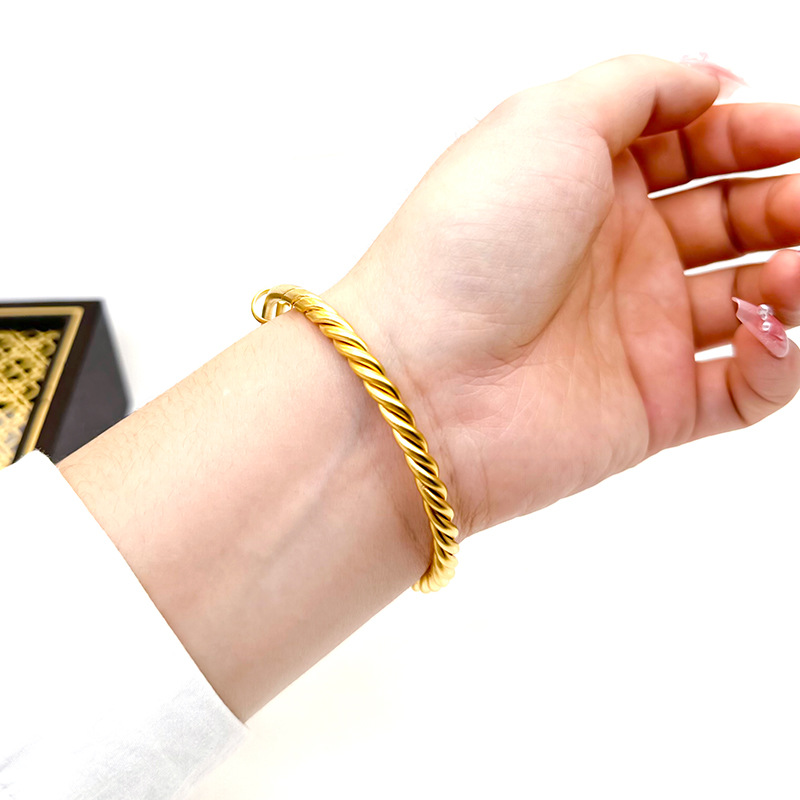 De largo tiempo no se desvanece antiguo arena oro giro abierto-boca pulsera de cobre genuino imitación oro pulsera suministro directo de fábrica Live Broadcast caliente