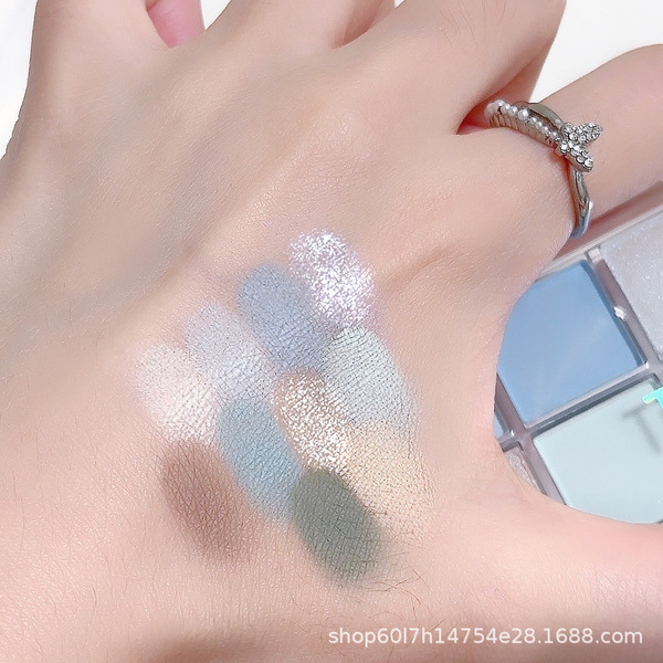 Matte blue eyeshadow palette