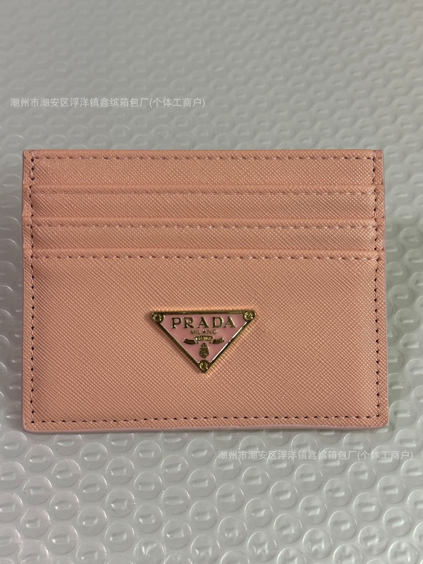 Paquete de tarjetas Juego de tarjetas 7 modelos de tarjeta P fabricante spot al por mayor marca de moda patrón de cruz estándar triangular gran marca cuero suave alto