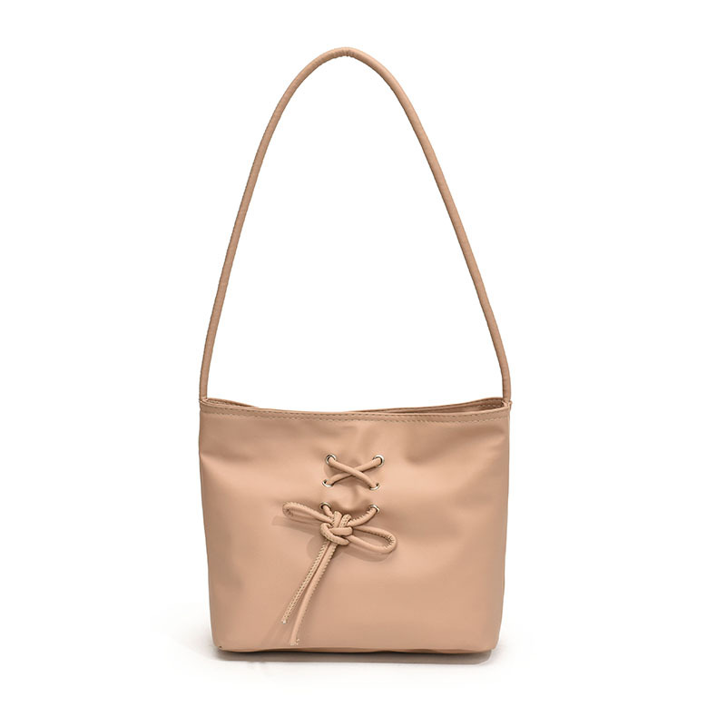 Coreano simple dulce viento viaje bolsas de brazo nuevas bolsas de mujer de gran capacidad nicho chica caliente bolsas de hombro cubo transfronterizas