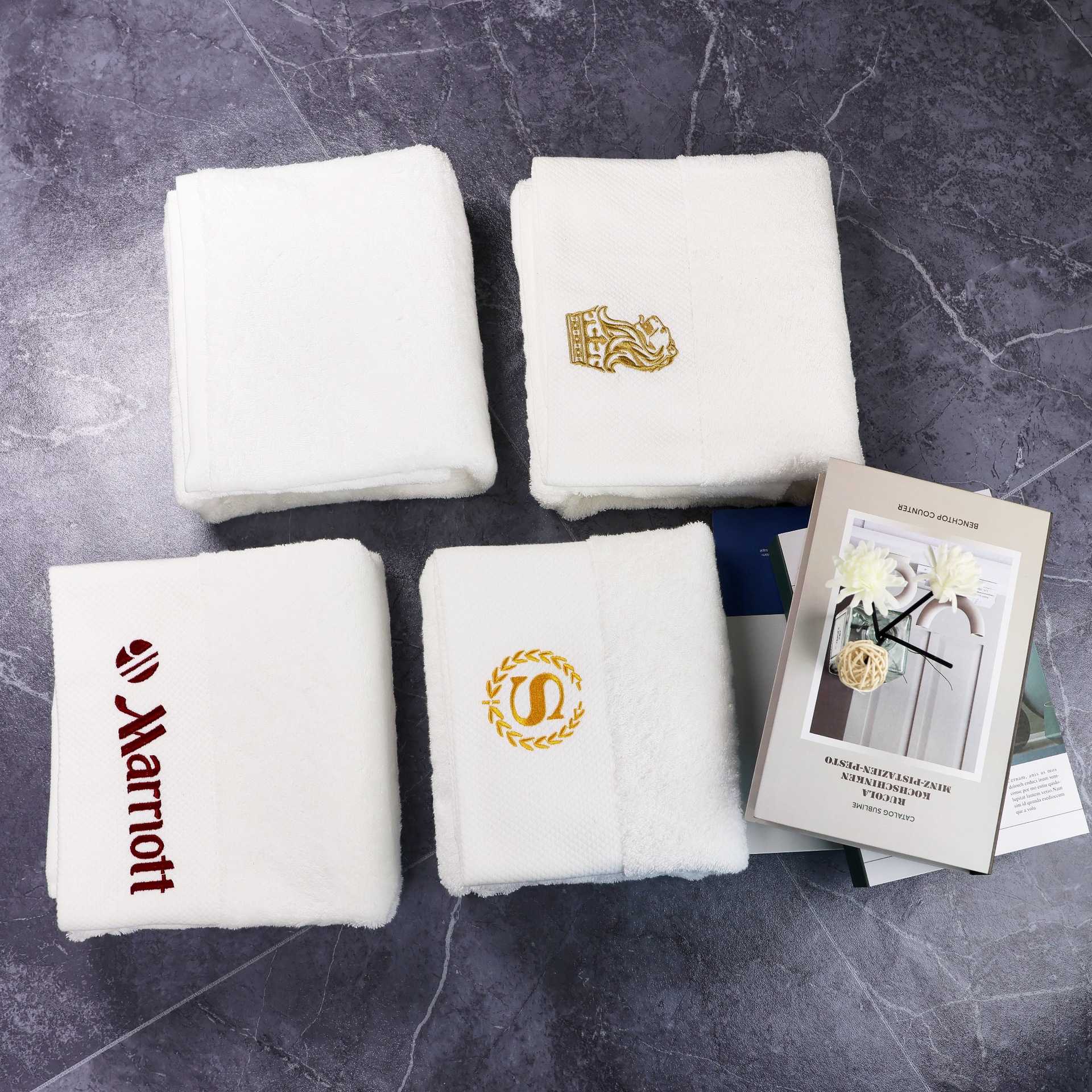 All-cotton plain weave hotel towel, inn towel, guesthouse square towel, bath towel, pure cotton five-star hotel bath towel manufacturer, white bath towel