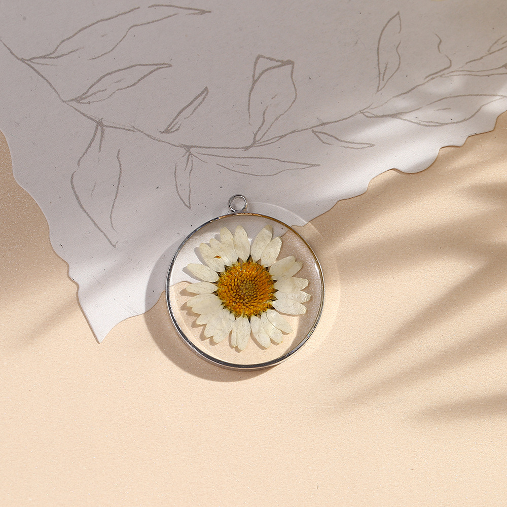 100g Weight Pendant Jewelry Making Type Diameter 30mm Jewelry Making Size DIY Jewelry Accessories Classification 10 PCS/Package Quantity Alloy, Copper Material Flower Pattern Epoxy Design Casual, Simple Style Style 10 PCS/Package Diameter 30mm Alloy Copper Flower Pendant 5