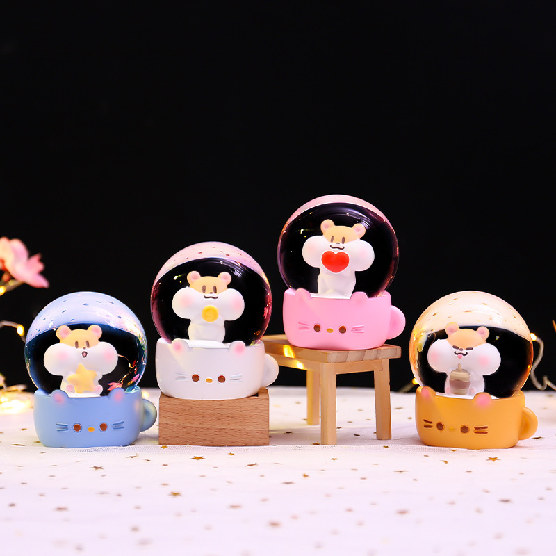 Cartoon brillante flocos de nieve mini agua adornos leche té ratón bola de cristal regalo regalo de cumpleaños para niños fábrica al por mayor