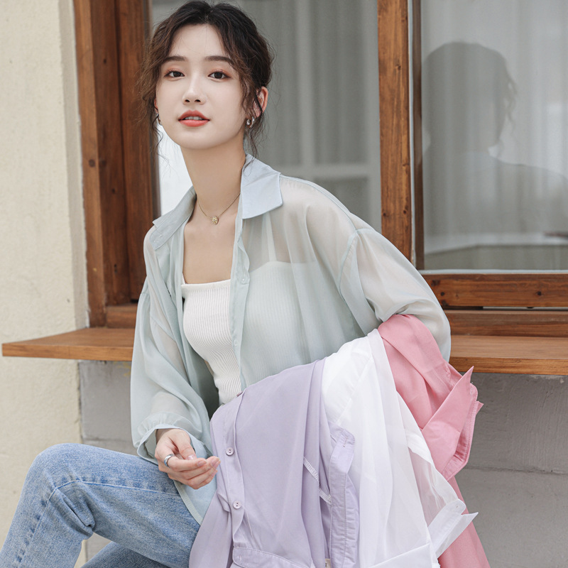 Elegant and Stylish Sun-Protective Women's Summer Chiffon Blouse with a Mid-Length Design, Featuring a Turn-Down Collar in a Fashionable Candy Color, Suitable for Commuting