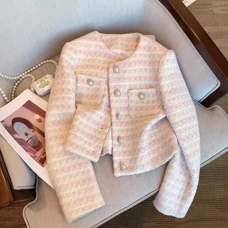 Фуксия молочная пудра, осенняя куртка, вязанная длинная с круглым вырезом, костюм, стиль Шанель