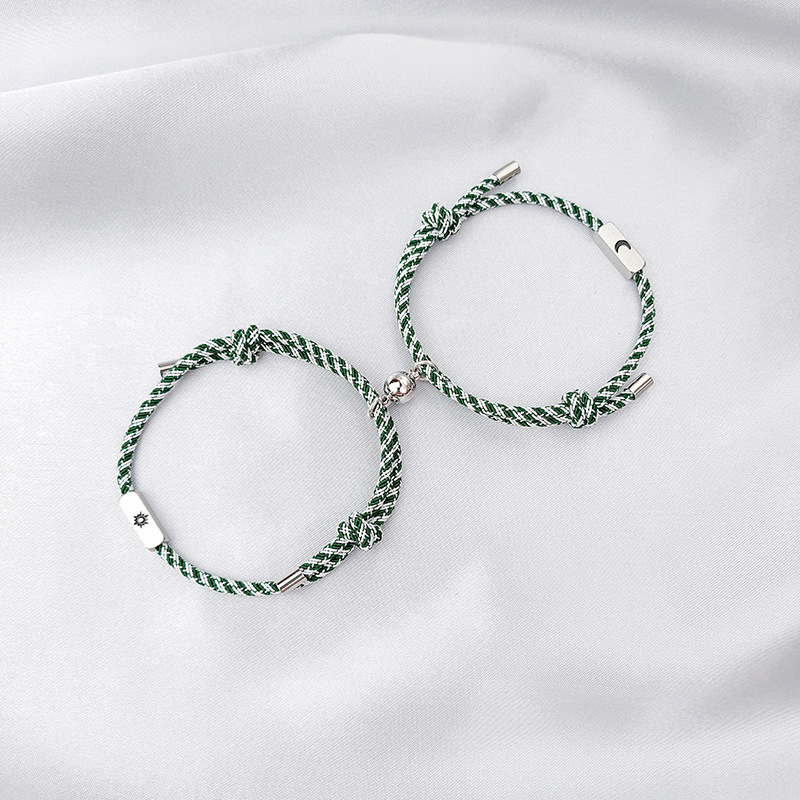 Nihaojewelry Bijoux En Gros Simples Bracelets De Couple Aimant Soleil Et Lune En Acier Inoxydable display picture 5
