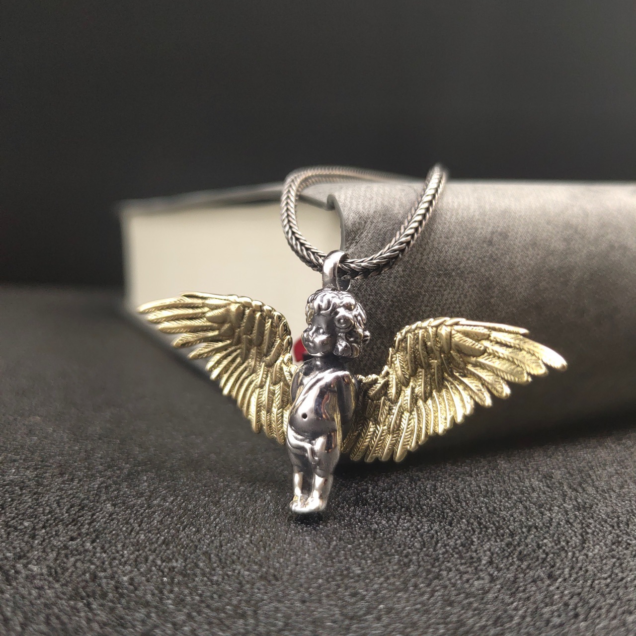 Neue Engel personalisierte Einhorn-Anhänger-Halskette in coolem Windlicht Luxus-Kragenkette_voghion.com