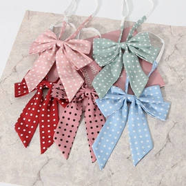 领带;领结/领花;口袋巾