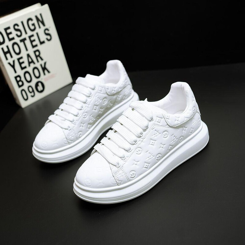 Thick-Soled White Sneakers for Women, 2022 New Korean Style, Internet Celebrity Style, Flat Casual Sports Shoes with Print