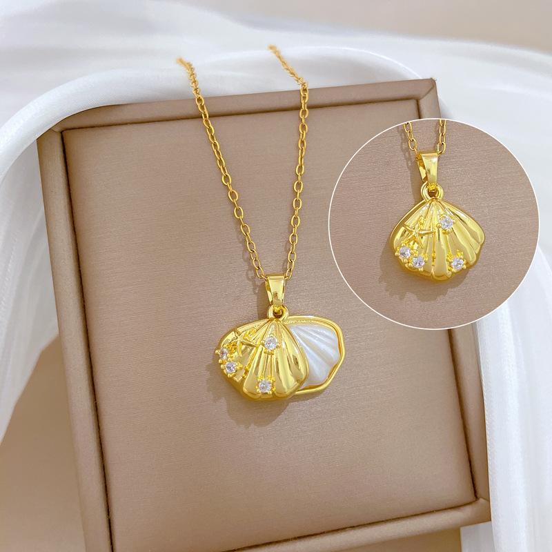 Gorgeous Pearl Shell Necklace With Full Diamond And Titanium Steel_voghion.com
