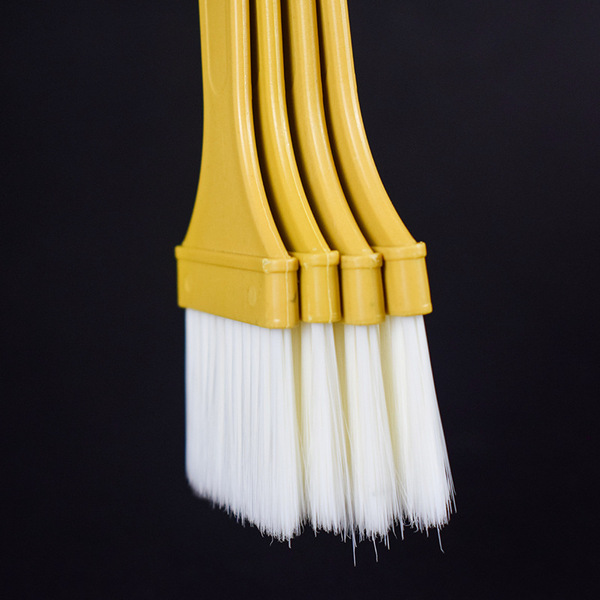 Plastic brush
