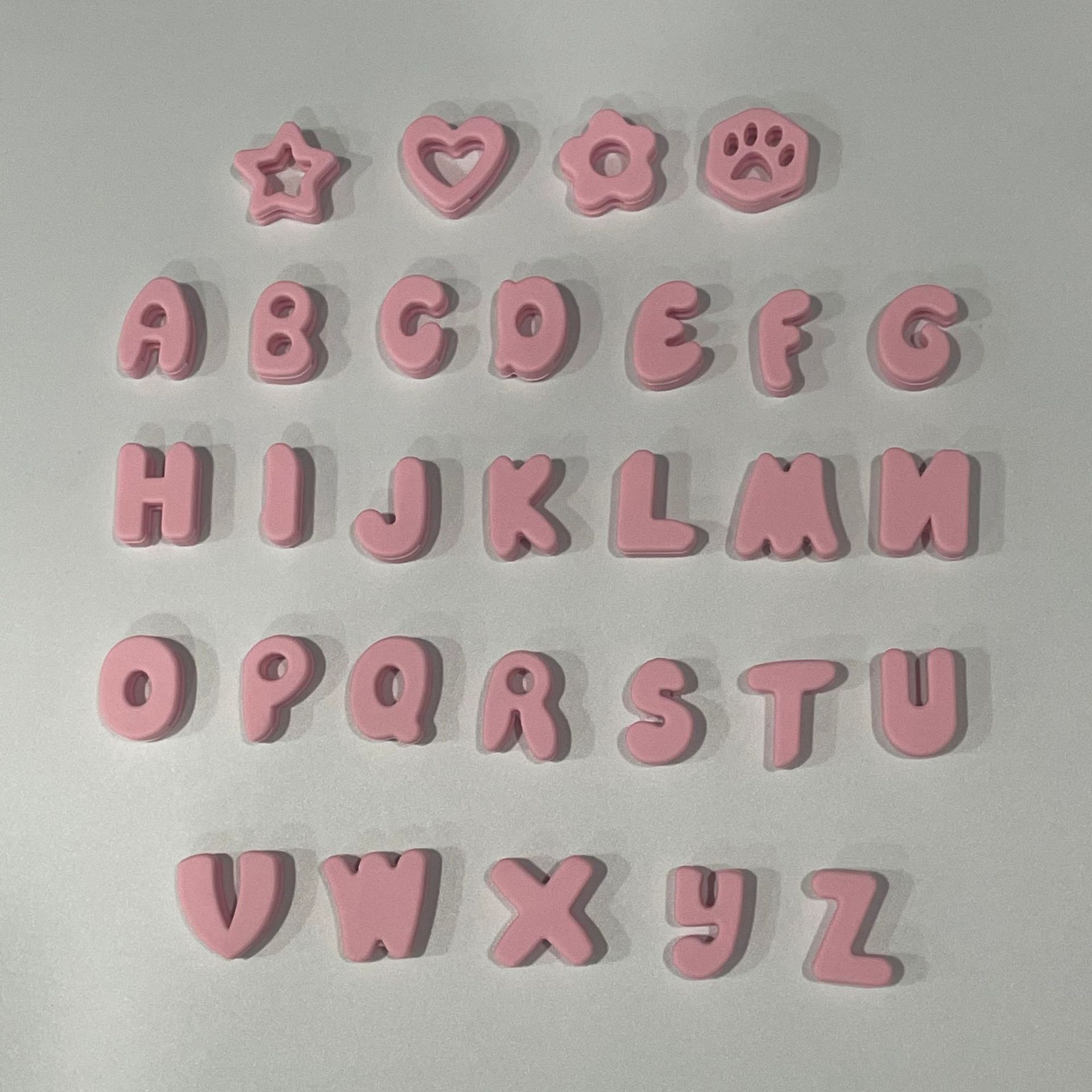 Silicone para mascotas 26 letras DIY collar anti-perro collar gato collar letras universales + amor impresión de garras mezclar image 7