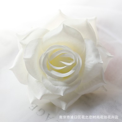 유백색