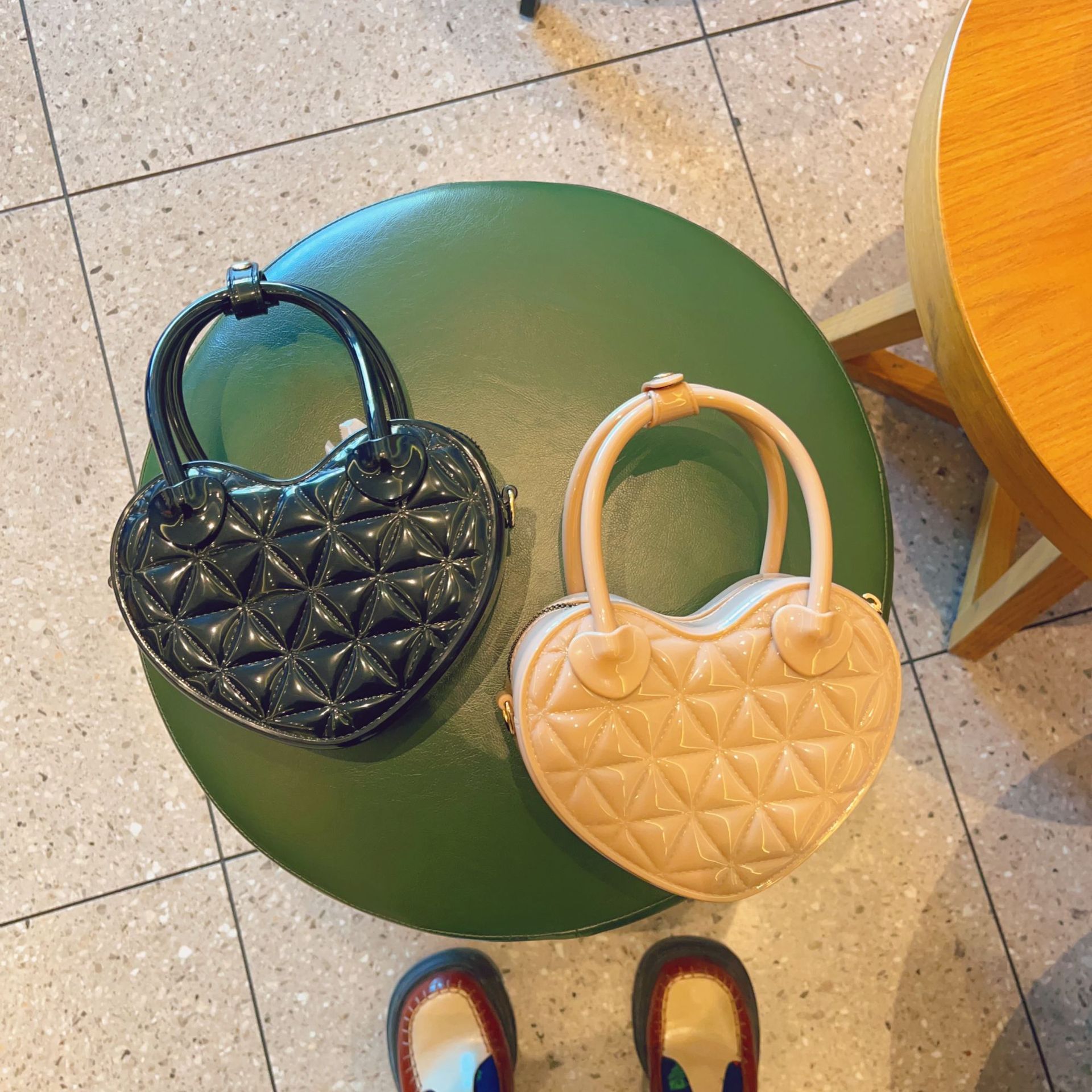 New PVC jelly bag for early spring 2025, heart-shaped hand-held small bag, diamond-shaped single-shoulder crossbody ladies' bag, sweet small bag undefined
