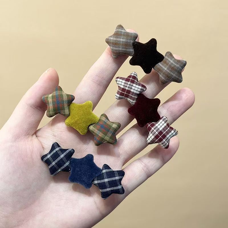 Cute new autumn/winter velvet plaid star hair clip, bangs clip, side hair clip, versatile girly side hair clip.
