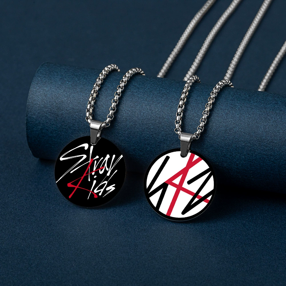 Новая группа JYP Stray Kids круглая цветная печать нержавеющая сталь necklace Stray儿童 titanium steel pendant аксессуары