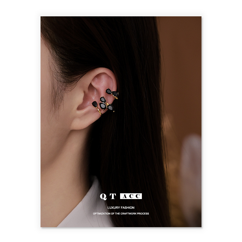 Abi Zircon negro auriculares de geometría ligera lujosa nicho de diseño de alta sensación sin agujeros de orejas orejas clips para hombres y mujeres