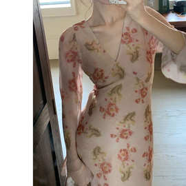 大码微新品初秋温柔仙美领喇叭袖花朵连衣裙女新款印花显长裙