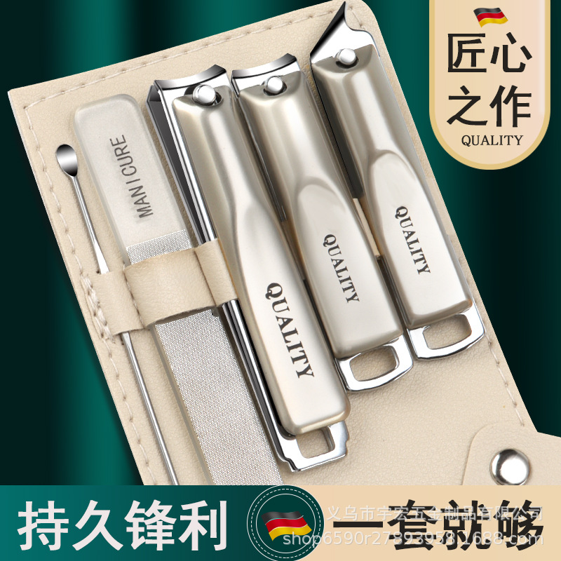 Nail scissors for nails