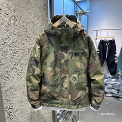 户外大口袋工装迷彩连帽冲锋衣外套男冬季新款时尚宽松上衣潮其他