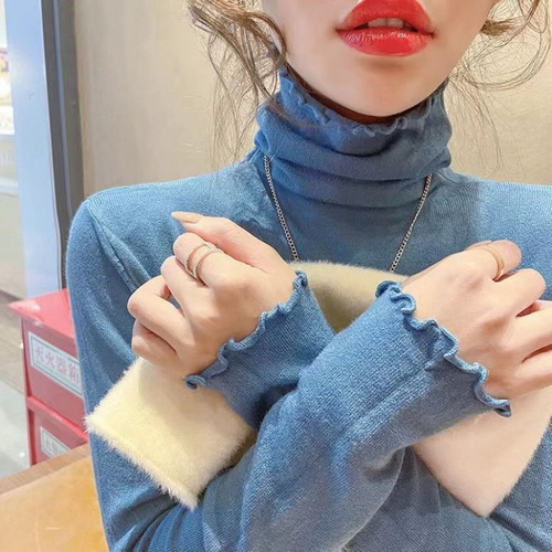 Chic mushroom edge cashmere high collar slimming base shirt for women, perfect for autumn and winter layering tops.