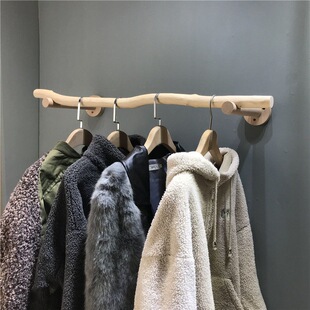 ���b��չʾ���Ϡ��ڒ��֦ľ���U�Ȓ�Ů�b�������¼�ͯ�b؛��