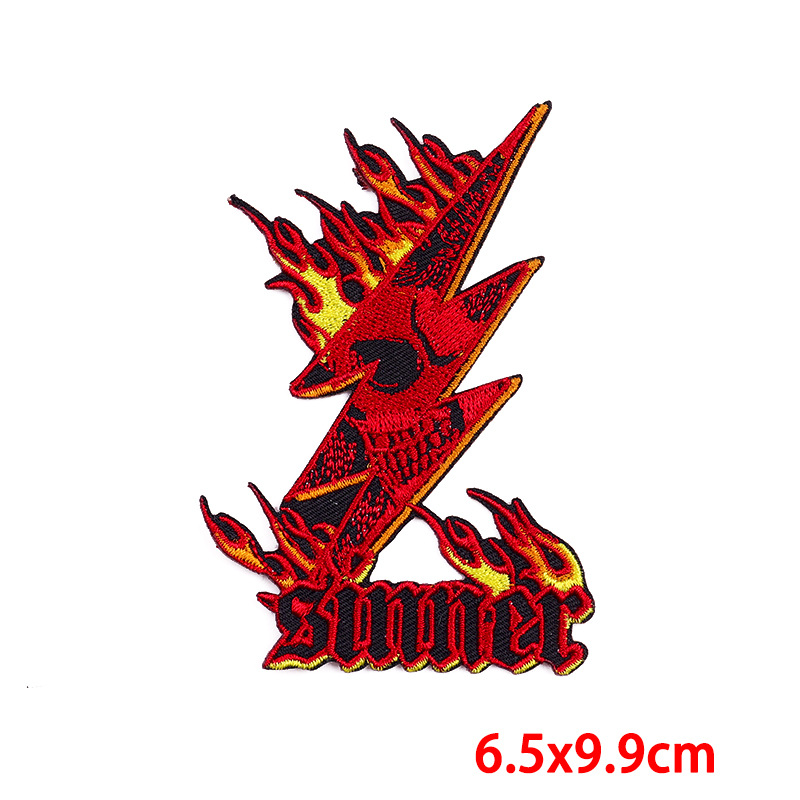 Directo de fábrica nueva llama rosa bordado pegatinas de tela bordado de la computadora accesorios de ropa DIY cráneo bordado pegatinas de tela