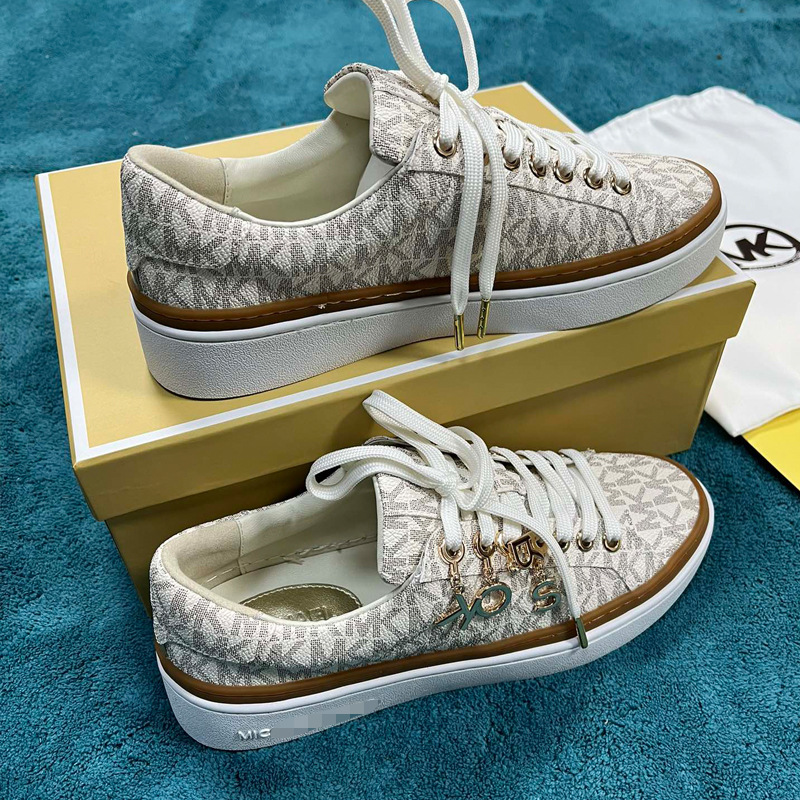 Zapatos blancos de moda europeos y americanos para mujer 2025 nuevos zapatos planos con estampado de letras de cuero zapatos de mujer con cordones de metal transfronterizos