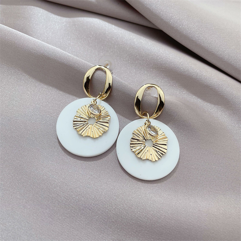 Tongfang Ornament Korean Style Personalized AllMatch Exaggerated Fashion Acrylic Earrings Simple Wafer Earrings Elegant Earringspicture6