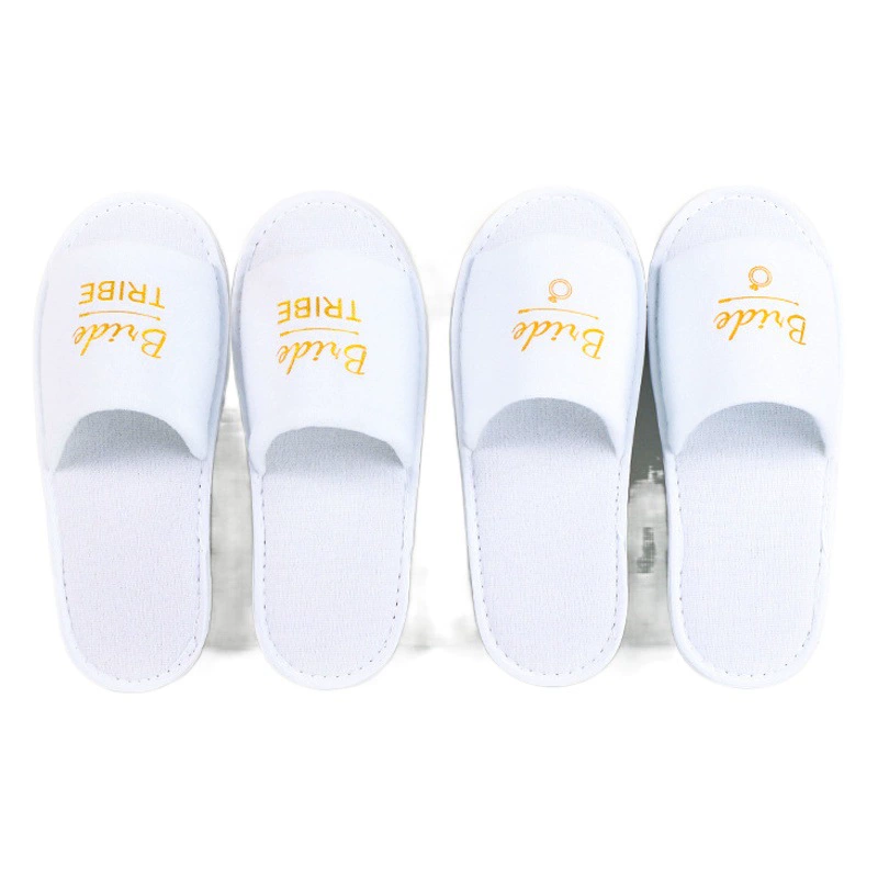 Производитель поставляет одноразовые плотные бархатные тапочки для невест, подружек невесты, свадебных фотостудий, вечеринок в отелях, невест, оптовая продажа доступна.