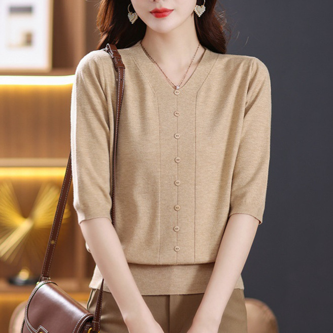 2024 Autumn and Winter V-Neck Half Sleeve Top Women's Thin Mother's Beautiful Knitted Shirt Half Sleeve T-Shirt Base Shirt