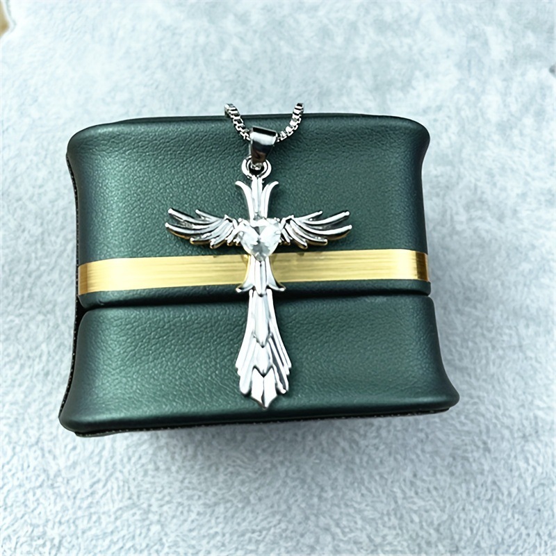 Collana con ciondolo croce e ali d'angelo per donna stile retrò_voghion.com