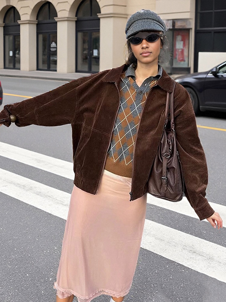 Diseño de moda color de choque corto impresión jersey jersey suéter de cabeza para mujeres 2025 otoño nuevo estilo transfronterizo europeo y americano