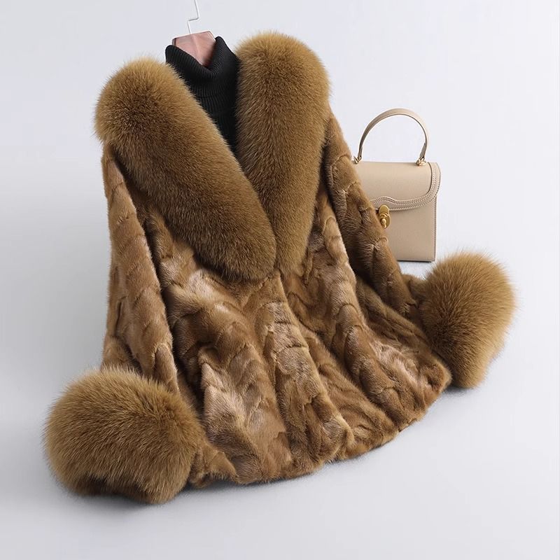 2025冬新款真貂水貂裘皮大衣女短款高贵狐狸毛领妈妈拼貂皮草外套