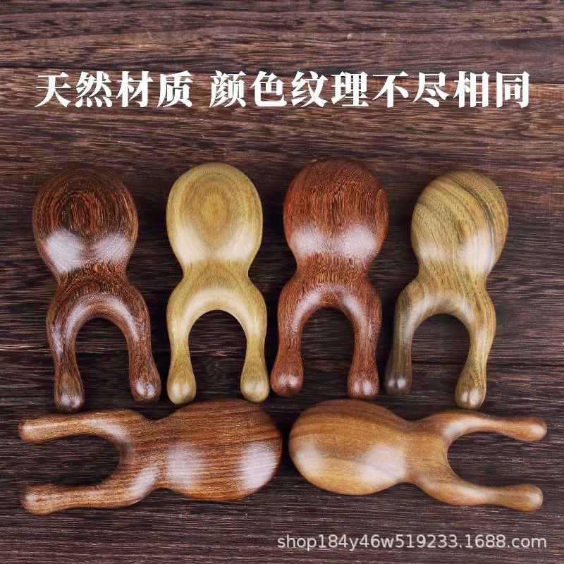 Органический бальзам для sandalwood? Actually 'Organic brush sandalwood, massager for scalp, wholesale' -> Органическая щетка с шафраном? Wait sandalwood = сандалово дерево. Massager for scalp = массажер для кожи головы. So: Органическая щеточная щетка с сандаловым деревом, массажер для кожи головы, оптом