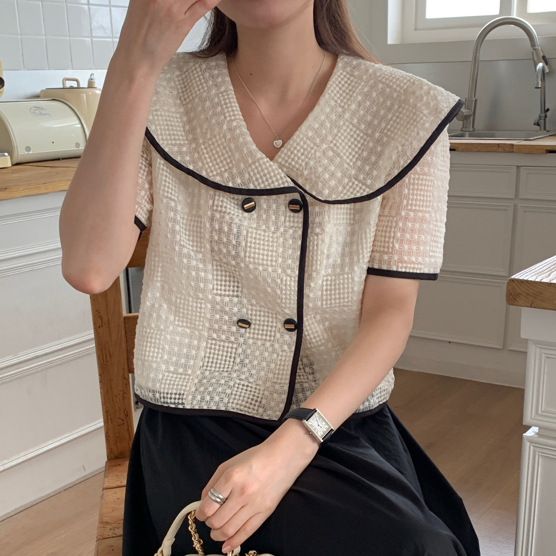 Real Shot Lace Contrast Lapel Age-reducing Double-breasted Shirt Women's Summer New Loose Short Top 63337