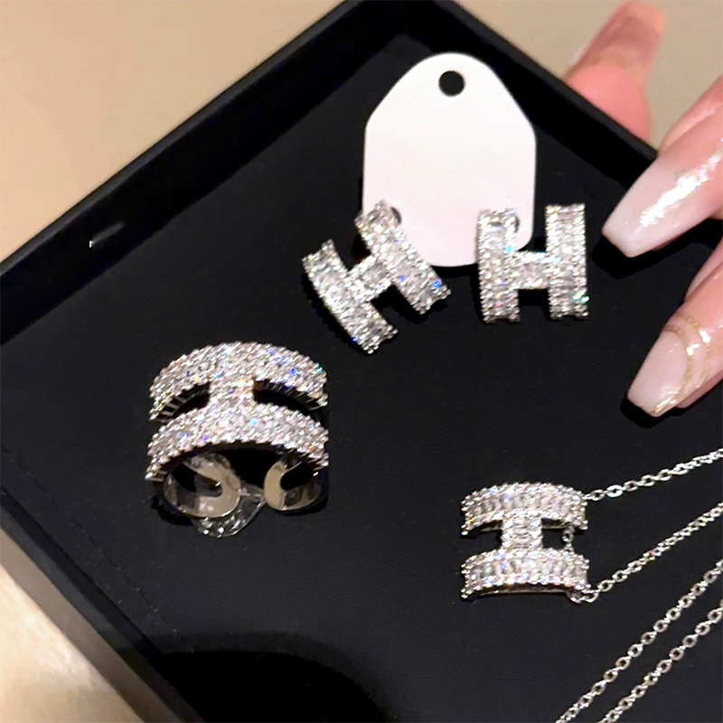 Oro real electrochapado diamante carta simple collar japonés y coreano ins estilo de alta calidad temperamento collar de cercanías colgante de la joyería