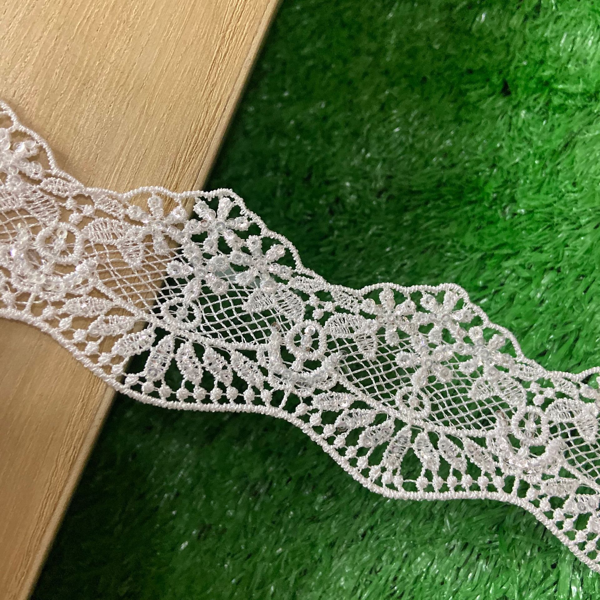 优质服装礼服婚纱旗袍绣花花边 亚马逊涤光细线珠片绣亮片花边